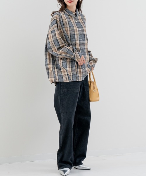 refinedworks(リファインドワークス)の「【refinedworks】シーズンムード高まる チェック柄タックシャツ!(シャツ/ブラウス・レディース・ブラウン/ブラック・FREE)」の8枚目の写真
