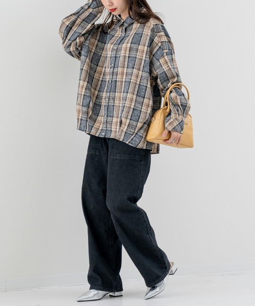 refinedworks(リファインドワークス)の「【refinedworks】シーズンムード高まる チェック柄タックシャツ!(シャツ/ブラウス・レディース・ブラウン/ブラック・FREE)」の11枚目の写真