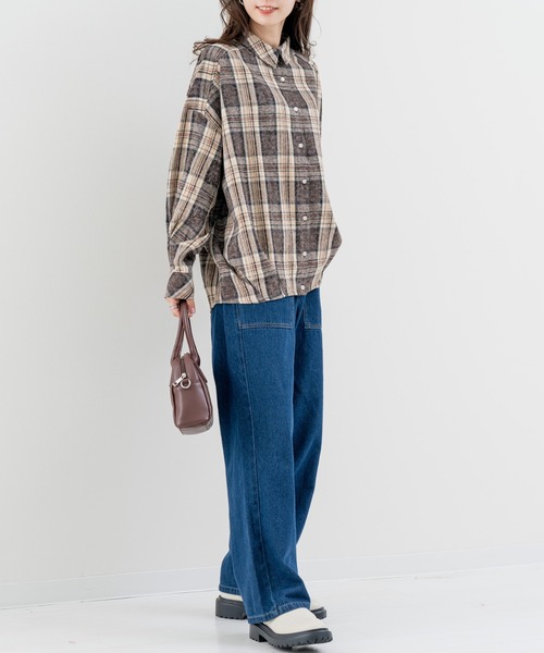 refinedworks(リファインドワークス)の「【refinedworks】シーズンムード高まる チェック柄タックシャツ!(シャツ/ブラウス・レディース・ブラウン/ブラック・FREE)」の15枚目の写真