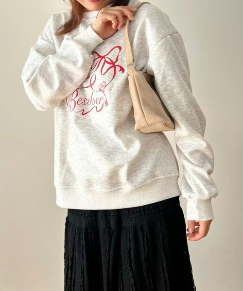 mebole(メボレ)の「Ribbon Script Sweat(スウェット・レディース・ライトグレー・FREE)」の3枚目の写真