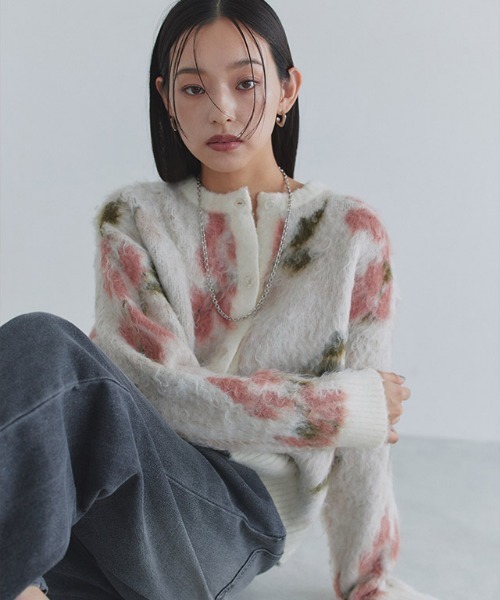 ECLAM(クラム)の「2way花柄シャギーニットカーディガン(カーディガン/ボレロ・レディース・アイボリー/グレー系その他2・M/L)」の8枚目の写真