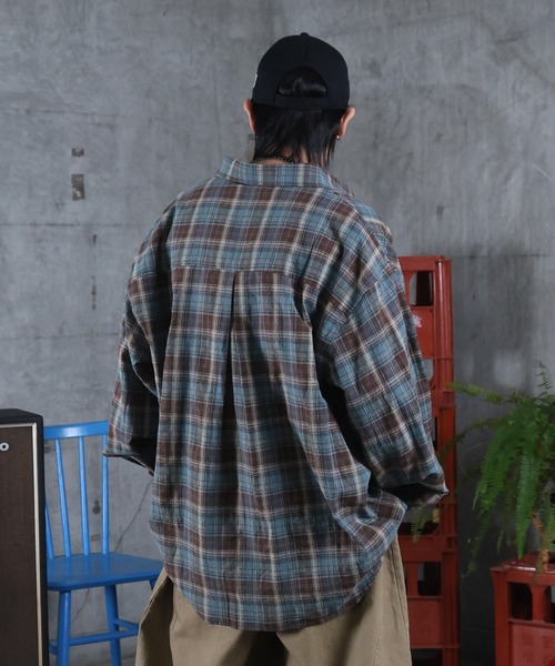 ILL'S(イルズ)の「オンブレチェックシャツ メンズ レディース ユニセックス(シャツ/ブラウス・メンズ・ブラウン・M/L)」の3枚目の写真
