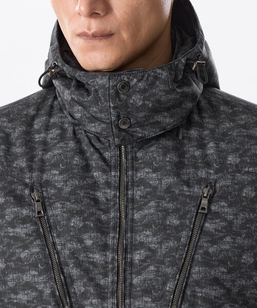 EPOCA UOMO（エポカウォモ）の「光電子(R)中綿ラインカモフラブルゾン（ブルゾン・メンズ・グレー系その他/チャコールグレー・46/48）」の9枚目の写真