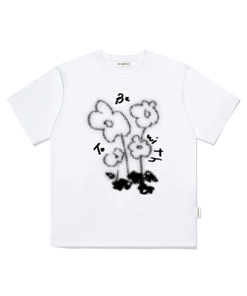 ESCAPEFROM(エスケープフロム)の「トゥービーウィズプリントオーバーサイズ半袖Tシャツホワイト(Tシャツ/カットソー・レディース・その他・SMALL/MEDIUM/LARGE)」の1枚目の写真
