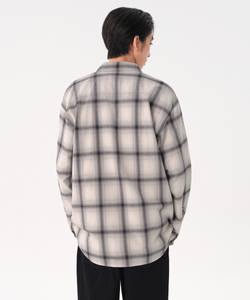 MUSINSA STANDARD（ムシンサスタンダード）の「リラックスドフランネルオンブレチェックシャツ[アイボリー/ブラック]（シャツ/ブラウス・メンズ・その他・SMALL/MEDIUM/LARGE/X-LARGE/XX-LARGE）」の3枚目の写真