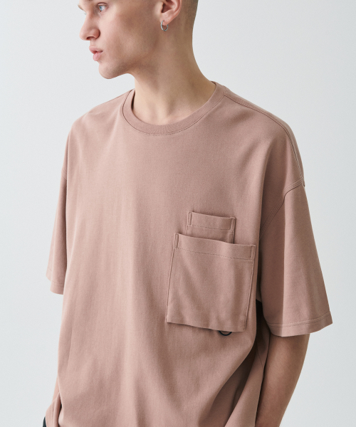 MUSINSA STANDARD（ムシンサスタンダード）の「[シティレジャー] オーバーサイズグラシスポケットTシャツ [デザートピンク]（Tシャツ/カットソー・メンズ・その他・XX-LARGE/LARGE/MEDIUM/SMALL/X-LARGE）」の4枚目の写真
