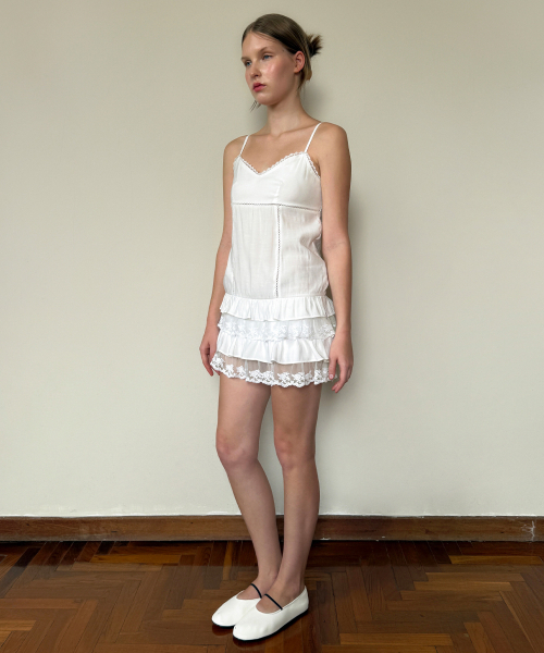 SINOON（シヌーン）の「V-Neck Lace Mix Silky Dress (White)（ワンピース・レディース・ホワイト・FREE）」の5枚目の写真