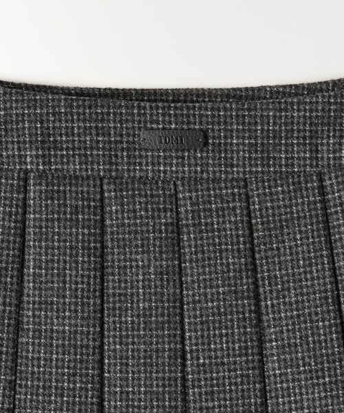 TTUDEMENT(トュードメント)の「CHECK PLEATED MIDI SKIRT CHARCOAL(スカート・レディース・その他・SMALL/MEDIUM/LARGE)」の6枚目の写真
