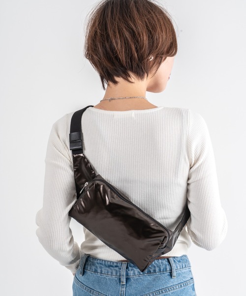 Jack Gomme（ジャックゴム）の「【JACK GOMME】ナイロン ボディバッグ ウェストポーチ ウェストバッグBLOOM Sac banane（ボディバッグ/ウエストポーチ・レディース・シルバー/モカ/ライトブルー/ブラック/カーキ/シャンパン/レッド・FREE）」の3枚目の写真