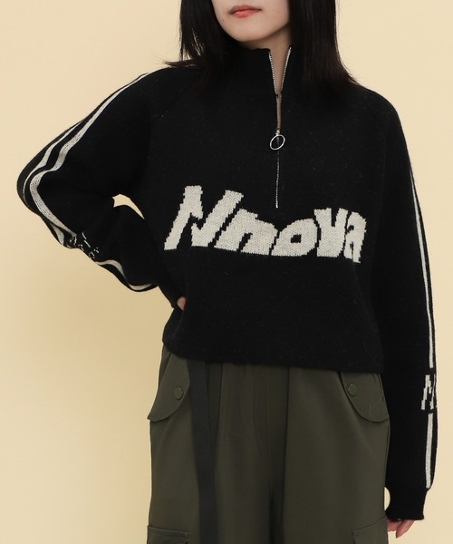 WOND(ウォンド)の「WOND/ハーフジップロゴラグランニットプルオーバー(ニット/セーター・レディース・ブラック/レッド・FREE)」の9枚目の写真