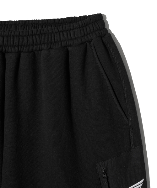 PHYPS MOTORCYCLE(フィップスモーターサイクル)の「H-Tech Color Block Sweat Pants Black(スウェットパンツ・レディース・その他・MEDIUM/LARGE/X-LARGE/SMALL)」の4枚目の写真