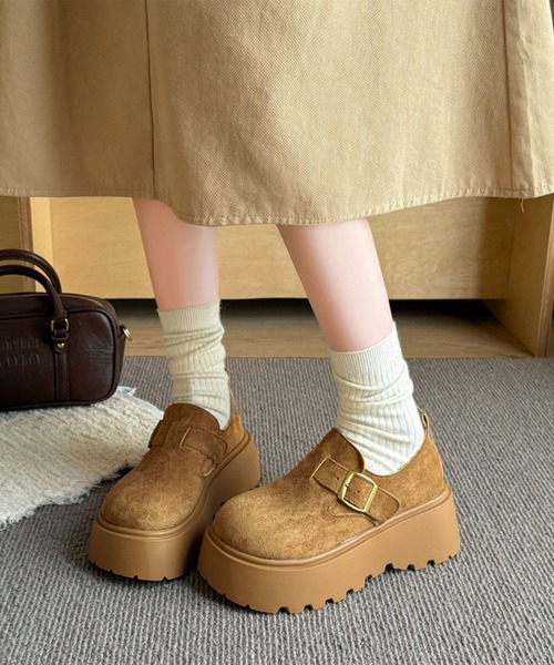 shoes365(シューズスリーシックスファイヴ)の「スエード調6cm厚底シューズ(ローファー・レディース・キャメル/ブラウン/ベージュ・23.0cm/23.5cm/24.0cm/24.5cm/25.0cm)」の3枚目の写真