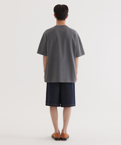 COVERNAT(カバーナット)の「ネオン ロゴ ダイイング Tシャツ Charcoal(Tシャツ/カットソー・レディース・その他・X-SMALL/SMALL/MEDIUM/LARGE/X-LARGE/XX-LARGE)」の7枚目の写真