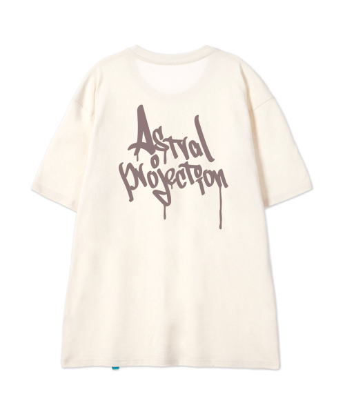 ASTRAL PROJECTION（アストラルプロジェクション）の「[ファングラフィティレタリングロゴ]コットンルーズフィット半袖Tシャツ_バターミルク（Tシャツ/カットソー・メンズ・その他・LARGE/MEDIUM/X-LARGE/XX-LARGE）」の3枚目の写真