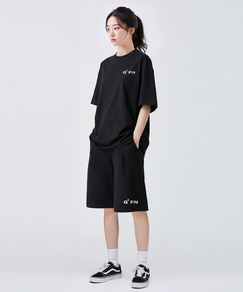 GRANFINNY(グランフィニ)の「スモールロゴワンタックバミューダショートパンツ-ブラック(その他パンツ・レディース・ブラック・SMALL/LARGE)」の6枚目の写真