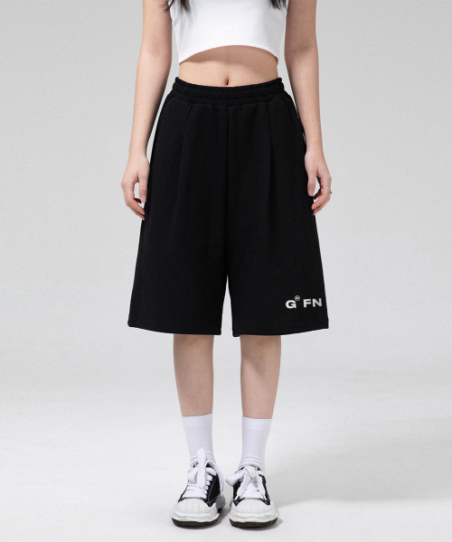 GRANFINNY(グランフィニ)の「スモールロゴワンタックバミューダショートパンツ-ブラック(その他パンツ・レディース・ブラック・SMALL/LARGE)」の9枚目の写真