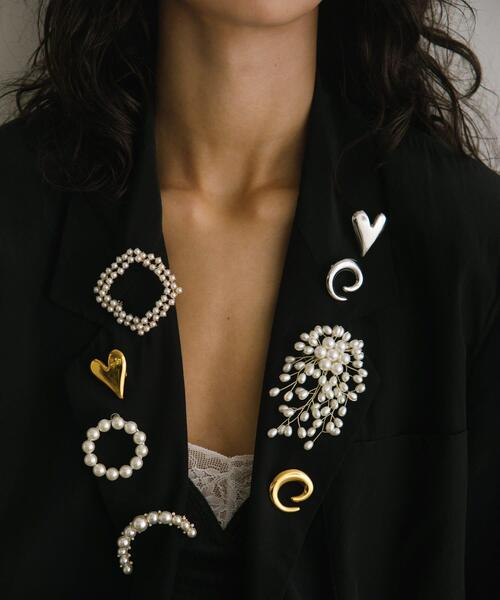 URBAN RESEARCH（アーバンリサーチ）の「decor『デコール』　Broach heart 2piece set（ブローチ/コサージュ・レディース・シルバー/ゴールド・-）」の5枚目の写真