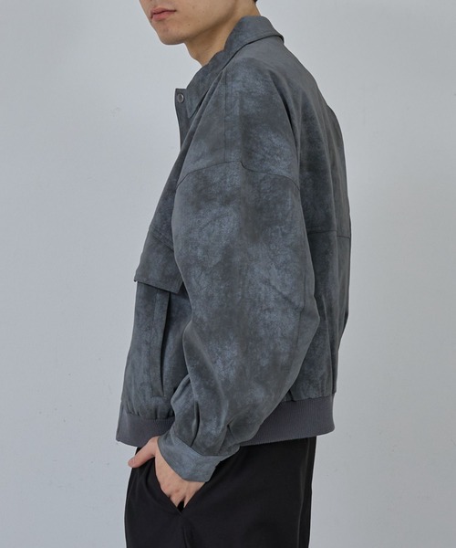 AH ABAHOUSE（エーエイチアバハウス）の「CROPPED NEO LEATHER A-2 JACKET / クロップドネオレザーA-2ジャケット（ブルゾン・メンズ・グレー/ブラウン/ブラック・46/48）」の5枚目の写真