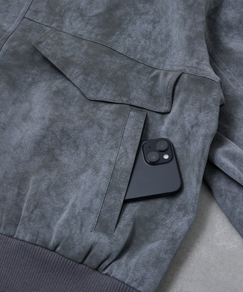 AH ABAHOUSE（エーエイチアバハウス）の「CROPPED NEO LEATHER A-2 JACKET / クロップドネオレザーA-2ジャケット（ブルゾン・メンズ・グレー/ブラウン/ブラック・46/48）」の15枚目の写真