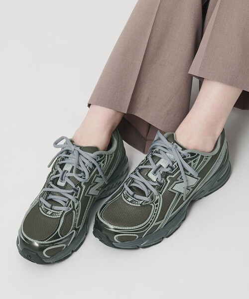 NEW BALANCE(ニューバランス)の「<New Balance>U740/スニーカー(スニーカー・レディース・シルバー/ダークグレー・22.5cm/23cm/23.5cm/24cm/24.5cm/25cm)」の6枚目の写真
