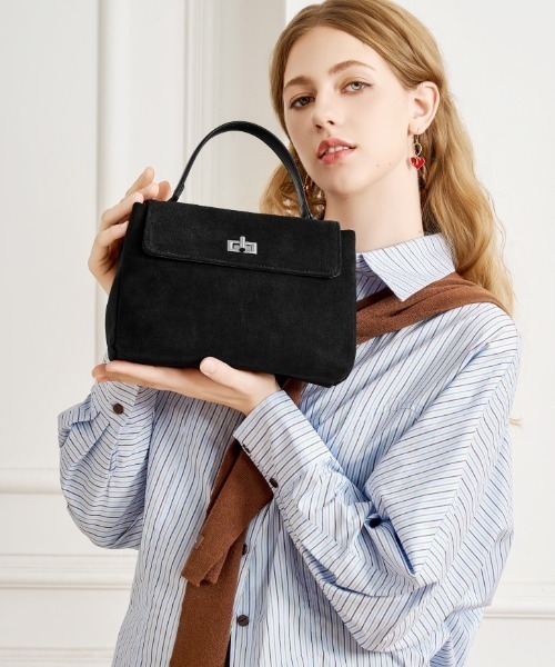 NiiNa(ニーナ)の「【 NiiNa / ニーナ 】高品質スエード×レザー2WAYミニショルダーバッグ(ショルダーバッグ・レディース・レッド/グレイッシュベージュ/ブラック/ブラウン/ダークブラウン・FREE)」の2枚目の写真