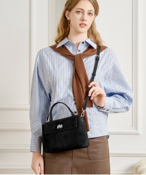 NiiNa(ニーナ)の「【 NiiNa / ニーナ 】高品質スエード×レザー2WAYミニショルダーバッグ(ショルダーバッグ・レディース・レッド/グレイッシュベージュ/ブラック/ブラウン/ダークブラウン・FREE)」の21枚目の写真