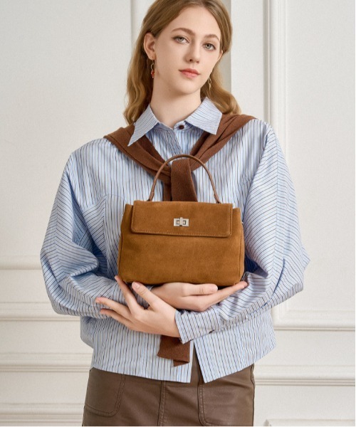 NiiNa(ニーナ)の「【 NiiNa / ニーナ 】高品質スエード×レザー2WAYミニショルダーバッグ(ショルダーバッグ・レディース・レッド/グレイッシュベージュ/ブラック/ブラウン/ダークブラウン・FREE)」の9枚目の写真