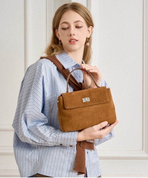 NiiNa(ニーナ)の「【 NiiNa / ニーナ 】高品質スエード×レザー2WAYミニショルダーバッグ(ショルダーバッグ・レディース・レッド/グレイッシュベージュ/ブラック/ブラウン/ダークブラウン・FREE)」の10枚目の写真