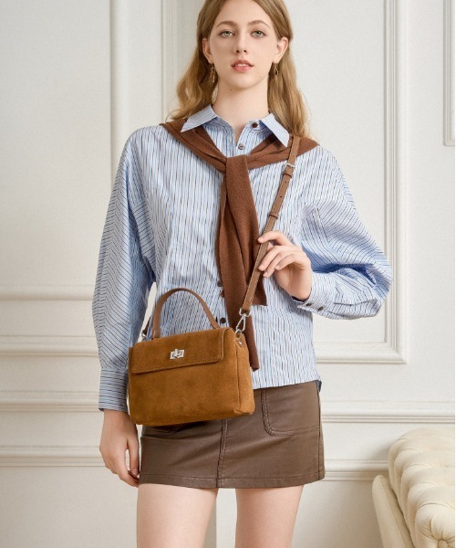 NiiNa(ニーナ)の「【 NiiNa / ニーナ 】高品質スエード×レザー2WAYミニショルダーバッグ(ショルダーバッグ・レディース・レッド/グレイッシュベージュ/ブラック/ブラウン/ダークブラウン・FREE)」の12枚目の写真