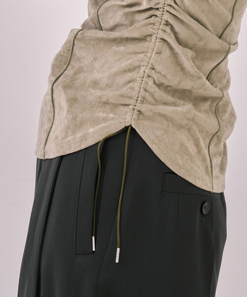 UNITED TOKYO（ユナイテッドトウキョウ）の「【残りわずか！】トリアセテートベロアプルオーバー｜ウォッシャブル/オフィスカジュアル/オケージョン/細見え/冬服（Tシャツ/カットソー・レディース・ブラック/ライトグリーン・FREE）」の12枚目の写真