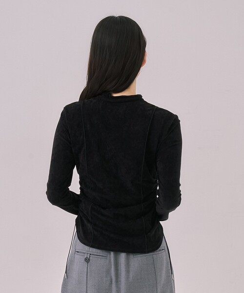 UNITED TOKYO（ユナイテッドトウキョウ）の「【残りわずか！】トリアセテートベロアプルオーバー｜ウォッシャブル/オフィスカジュアル/オケージョン/細見え/冬服（Tシャツ/カットソー・レディース・ブラック/ライトグリーン・FREE）」の18枚目の写真