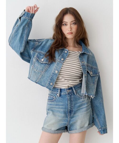 EVRIS（エヴリス）の「ヴィンテージライクカラーショートデニムパンツ【セットアップ着用可能】（デニムパンツ・レディース・インディゴブルー/グレー/ブルー・SMALL/MEDIUM）」の21枚目の写真