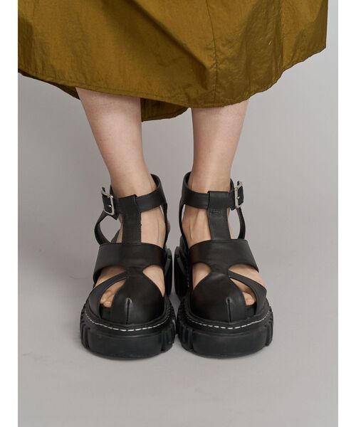 UN3D.（アンスリード）の「WAVE GURKHA SANDAL / ウェーブグルカサンダル（サンダル・レディース・グレー/ブラック・36/37/38）」の12枚目の写真