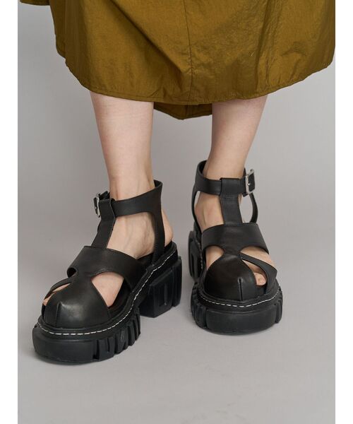 UN3D.（アンスリード）の「WAVE GURKHA SANDAL / ウェーブグルカサンダル（サンダル・レディース・グレー/ブラック・36/37/38）」の14枚目の写真