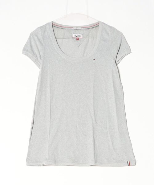 HILFIGER DENIM（ヒルフィガーデニム）の「ベーシックワンポイントTシャツ（Tシャツ/カットソー・レディース・ホワイト/グレー/グレー系その他/ネイビー/レッド・X-SMALL/SMALL/MEDIUM）」の3枚目の写真