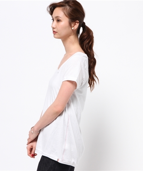 HILFIGER DENIM（ヒルフィガーデニム）の「ベーシックワンポイントTシャツ（Tシャツ/カットソー・レディース・ホワイト/グレー/グレー系その他/ネイビー/レッド・X-SMALL/SMALL/MEDIUM）」の7枚目の写真