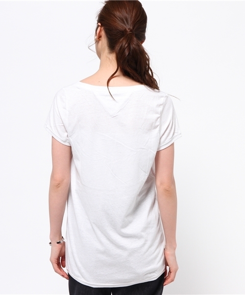 HILFIGER DENIM（ヒルフィガーデニム）の「ベーシックワンポイントTシャツ（Tシャツ/カットソー・レディース・ホワイト/グレー/グレー系その他/ネイビー/レッド・X-SMALL/SMALL/MEDIUM）」の8枚目の写真