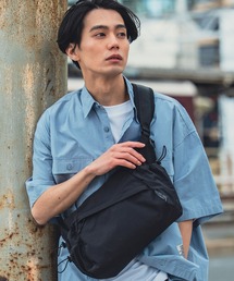 KiU（キウ）の「ナイロンクロスボディショルダーバッグ（ショルダーバッグ）」