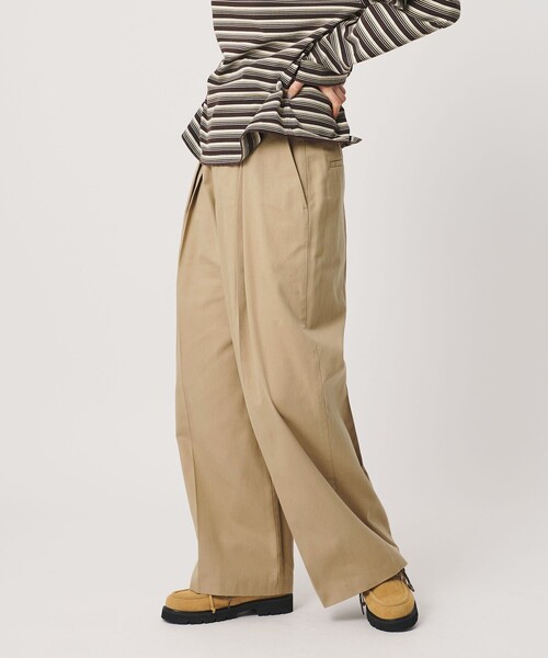 BEAUTY&YOUTH UNITED ARROWS（ビューティーアンドユースユナイテッドアローズ）の「コットンチノ 2タック ワイドパンツ（チノパンツ・レディース・ベージュ/オフホワイト・S/M/XS）」の4枚目の写真