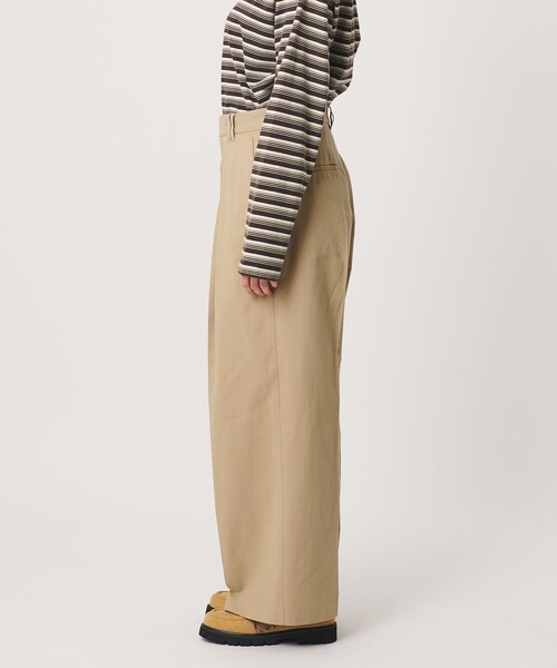 BEAUTY&YOUTH UNITED ARROWS（ビューティーアンドユースユナイテッドアローズ）の「コットンチノ 2タック ワイドパンツ（チノパンツ・レディース・ベージュ/オフホワイト・S/M/XS）」の10枚目の写真