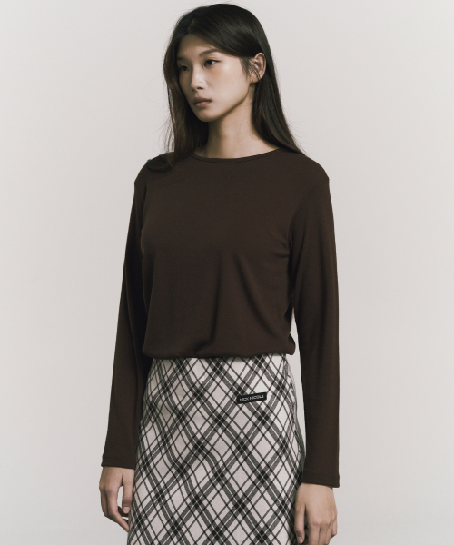NICK&NICOLE（ニックアンドニコール）の「[ESSENTIAL] ESSENTIAL ROUND TOP_BROWN（Tシャツ/カットソー・レディース・その他・MEDIUM/LARGE）」の2枚目の写真