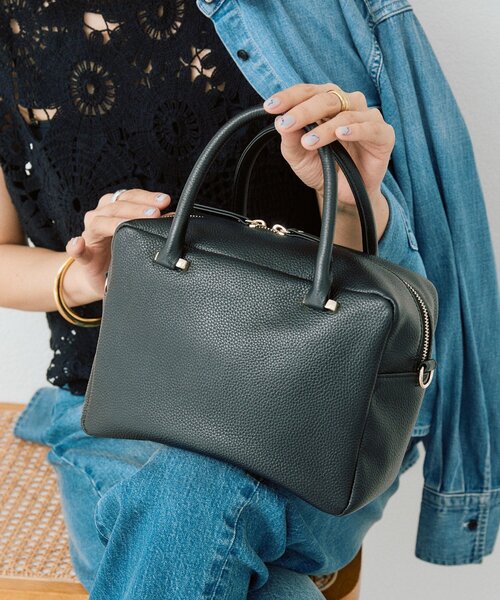 RIVE DROITE（リヴドロワ）の「予約【オンオフ問わず活躍】KONOJIレザーボストン（ボストンバッグ・レディース・ブラック/アイボリー/ダークブラウン・FREE）」の2枚目の写真