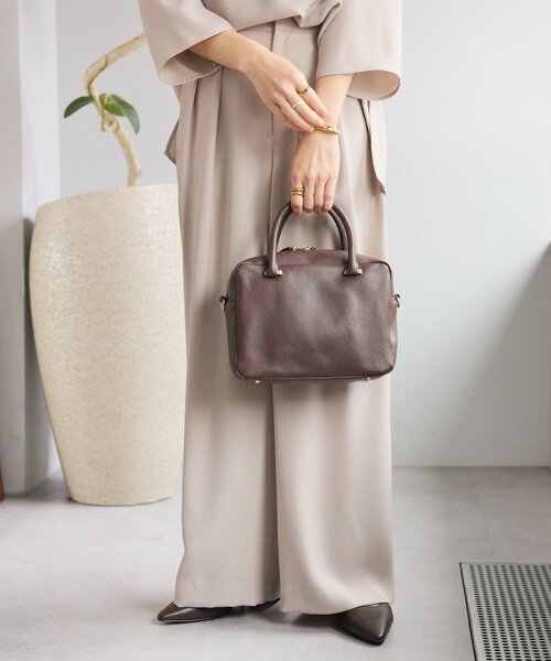 RIVE DROITE（リヴドロワ）の「予約【オンオフ問わず活躍】KONOJIレザーボストン（ボストンバッグ・レディース・ブラック/アイボリー/ダークブラウン・FREE）」の16枚目の写真