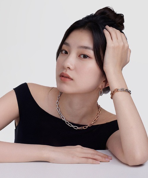 Daniel Wellington(ダニエルウェリントン)の「Contrast Link Necklace Two Tone ローズゴールド/ゴールド(ネックレス・レディース・ピンクゴールド/イエローゴールド・ONE SIZE)」の11枚目の写真