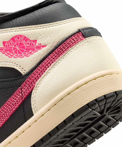 JORDAN BRAND(ジョーダンブランド)の「エア ジョーダン 1 MID SE エッジ ウィメンズシューズ / Air Jordan 1 Mid SE Edge Women's Shoes IB7007-107 Pale Ivory(スニーカー・レディース・アイボリー・25.5/25/24.5/24/23.5/22.5/22/23/26)」の3枚目の写真