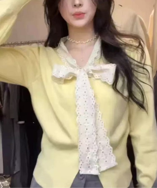 CHUL(チュル)の「レースリボン付きソフトニットトップス(ニット/セーター・レディース・イエロー/ブルー/グレー・X-LARGE/LARGE/MEDIUM/SMALL)」の2枚目の写真