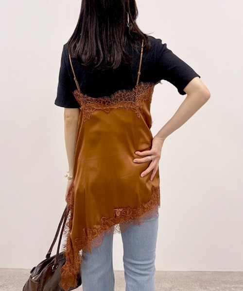 CLOTHY(クロシィ)の「【繊細レース×軽やかなライトサテン】レースアシメキャミワンピース(キャミソール・レディース・ブラック/ブラウン・FREE)」の6枚目の写真