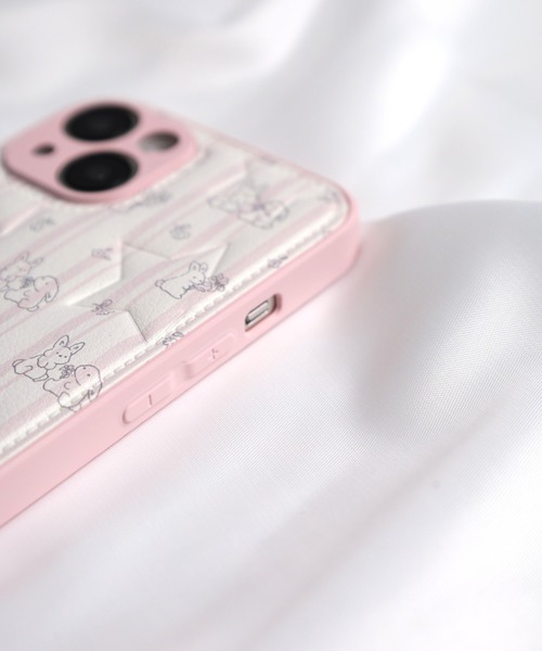 Vini（ヴィニ）の「ぷっくり 星柄 キルティング フェイクレザー iPhone ケース 14.15.16.17（スマホケース/カバー・レディース・ライトピンク/ホワイト×ピンク・iPhone 16/iPhone 15/iPhone 14/iPhone 17）」の7枚目の写真