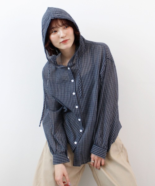 ABYS（アビス）の「フード付きシアーチェックシャツ（シャツ/ブラウス・レディース・ホワイト/ネイビー/ブルー・FREE）」の4枚目の写真