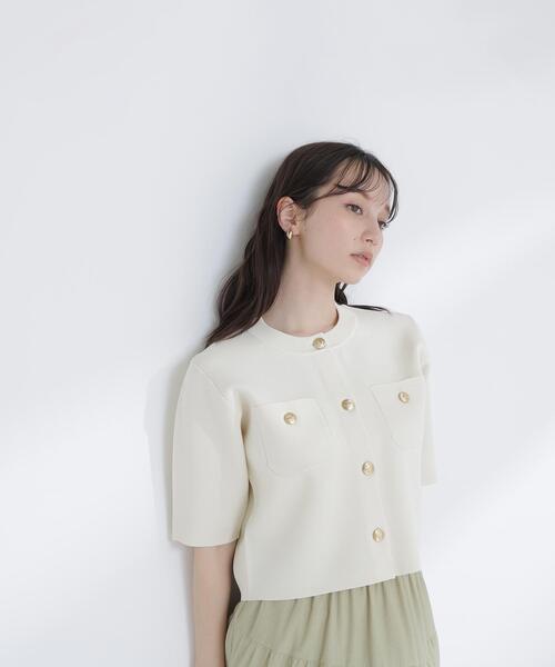 NATURAL BEAUTY BASIC（ナチュラルビューティーベーシック）の「エンブレムボタンニットジャケット半袖（カーディガン/ボレロ・レディース・オリーブ/オフホワイト/ネイビー/ダークブラウン・FREE）」の8枚目の写真